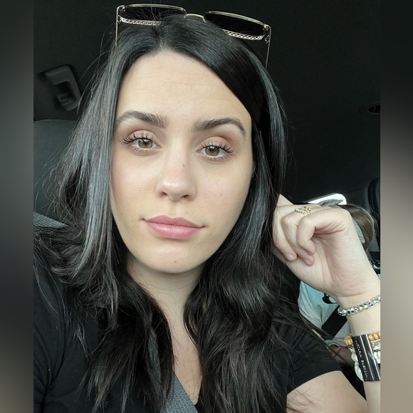 Meet your Posher, Hayley - Picture 1 of 1